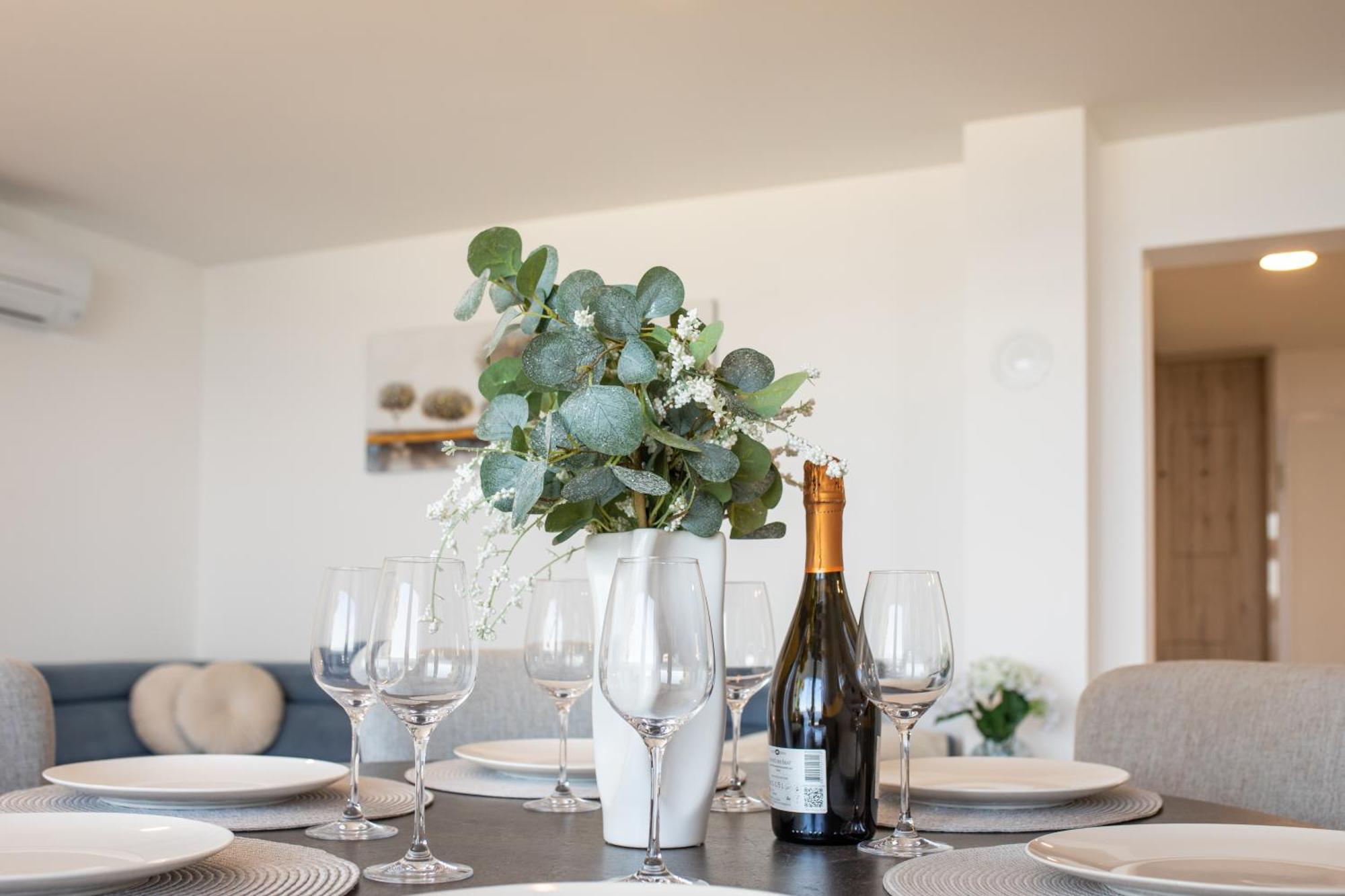 Villa Njivice Apartman Marina Ngoại thất bức ảnh