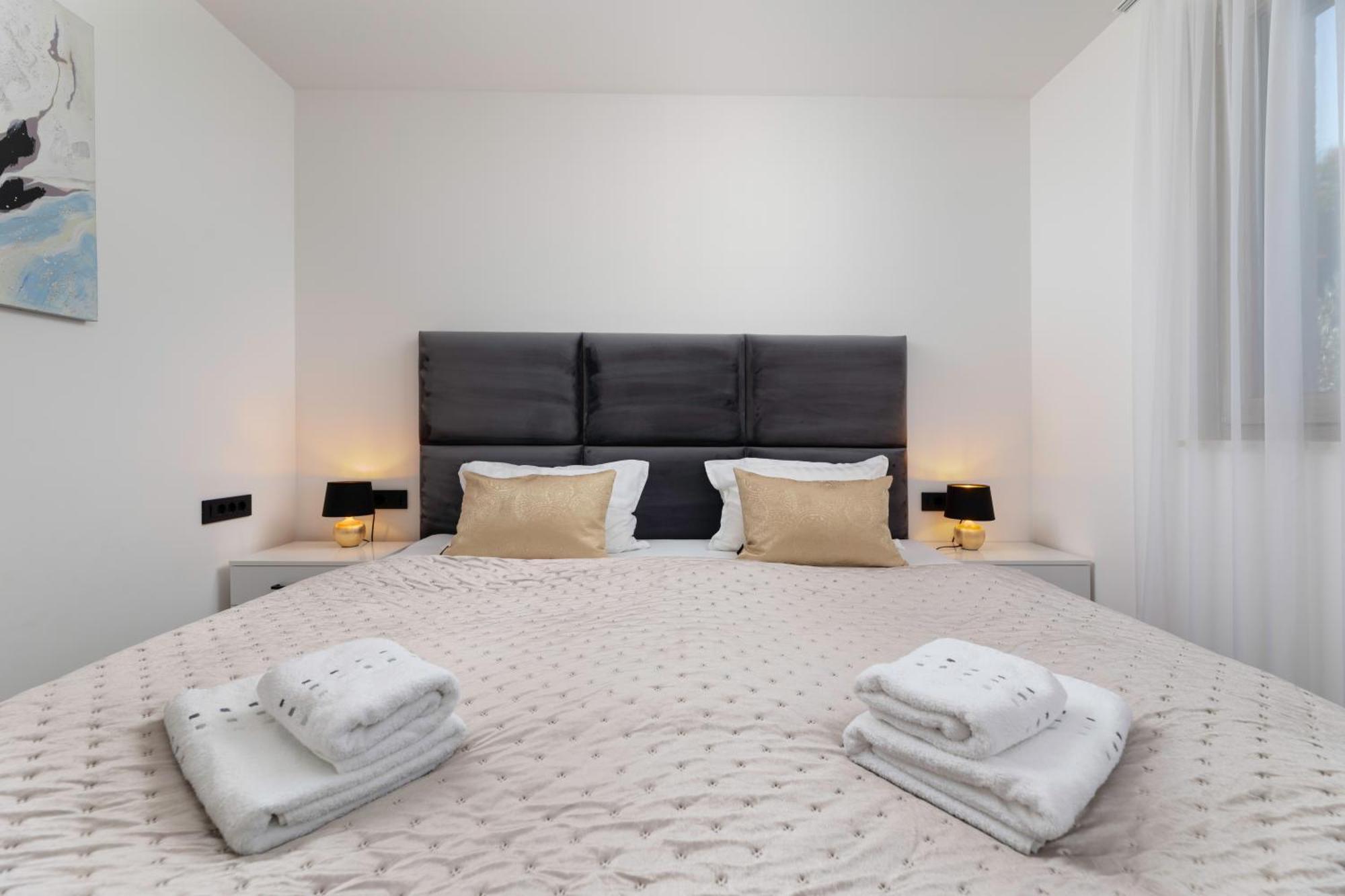 Villa Njivice Apartman Marina Ngoại thất bức ảnh